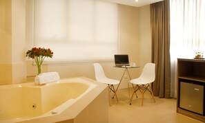 Executive-Suite, 1 King-Bett | Whirlwanne