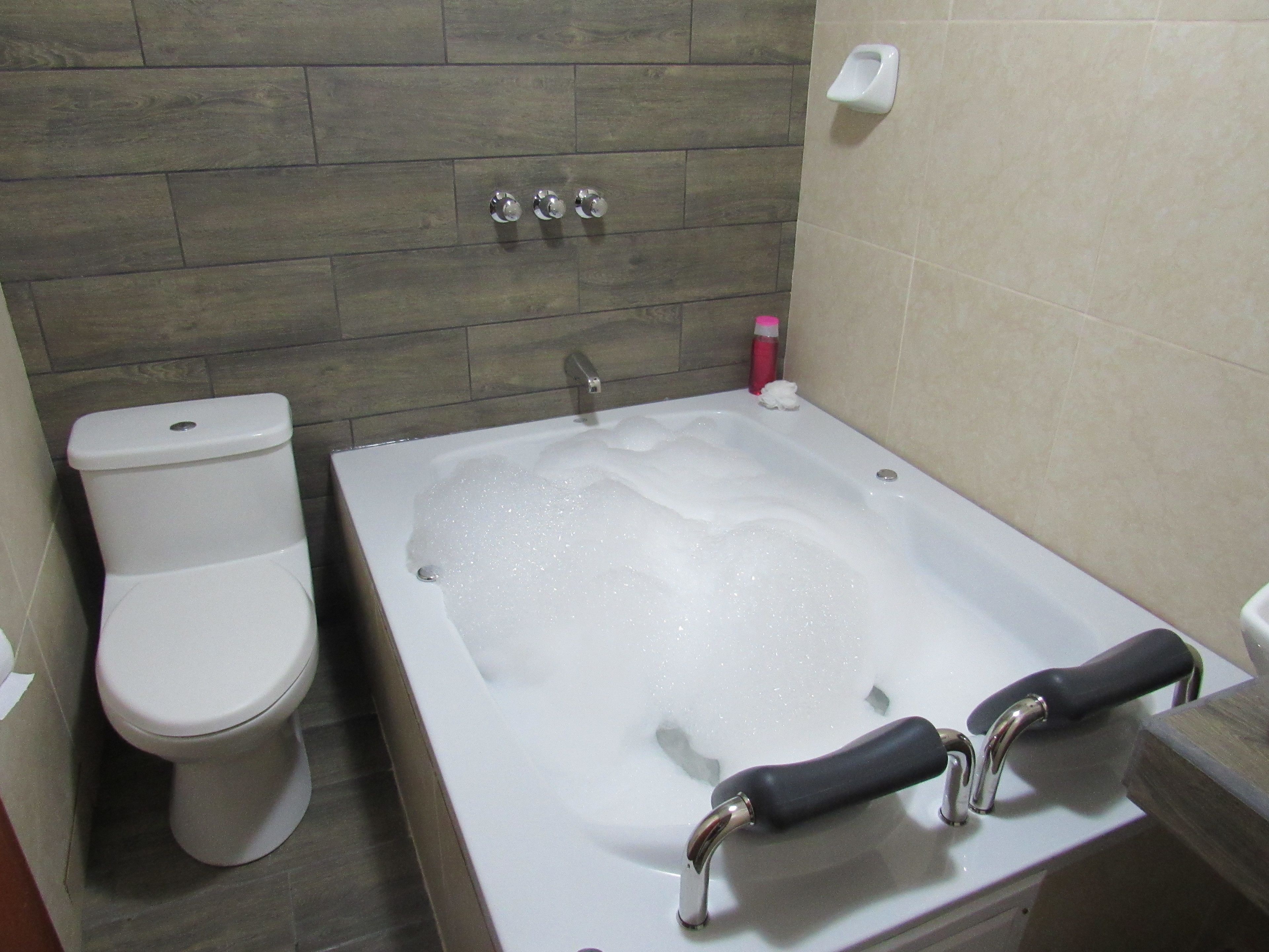 Bồn tắm thủy lực