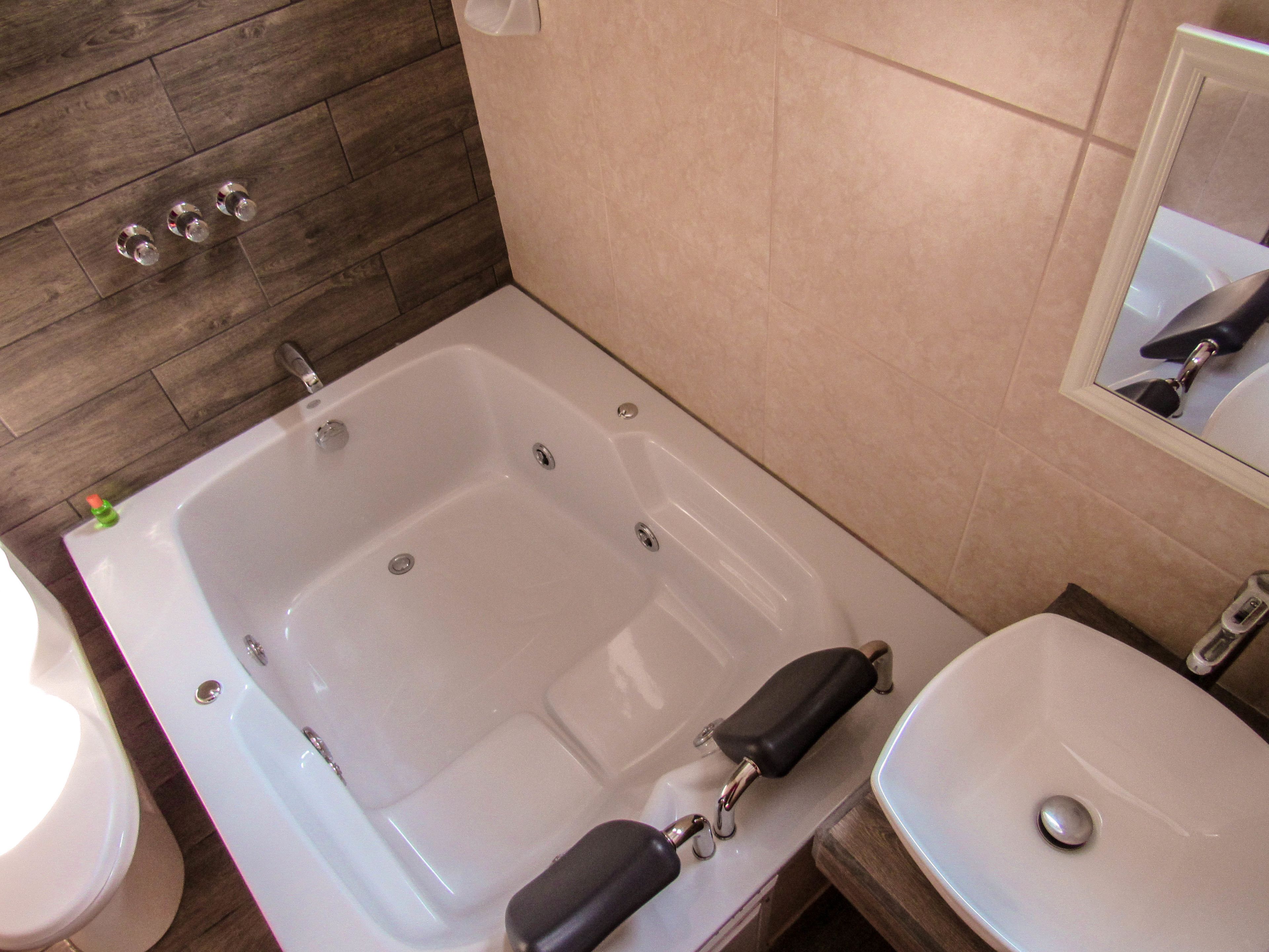 6 bedrooms, blackout curtains, iron/ironing board, free WiFi