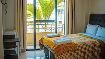 6 bedrooms, blackout curtains, iron/ironing board, free WiFi
