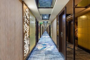 المنشأة من الداخل