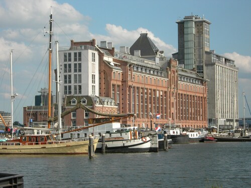 Cozy and romantic apartment in captain's steering cabin