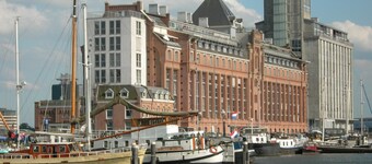 Cozy and romantic apartment in captain's steering cabin