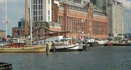 Cozy and romantic apartment in captain's steering cabin