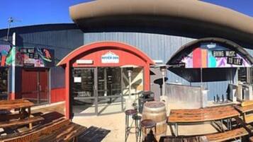 Sudah termasuk sarapan ala kontinental setiap hari