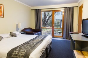 Laptop workspace, free WiFi, bed sheets - The River Inn Thredbo (Thredbo)