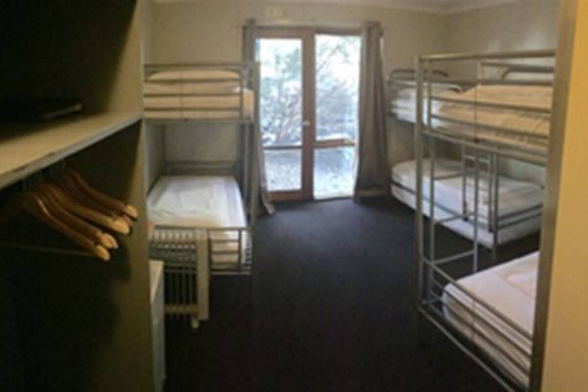 Bed in 6-Bed Mixed Dormitory | Laptop workspace, WiFi (free), bed sheets