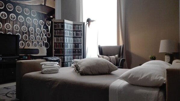 1 chambre, bureau, chambres insonorisées, fer et planche à repasser