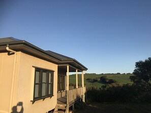 Property grounds - Hill's Creek Holiday Home (Port Campbell)