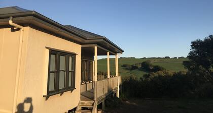 Hill's Creek Holiday Home