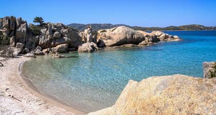 LuxRent Villa Smeralda Pool and Beach