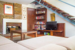 TV, fireplace, offices