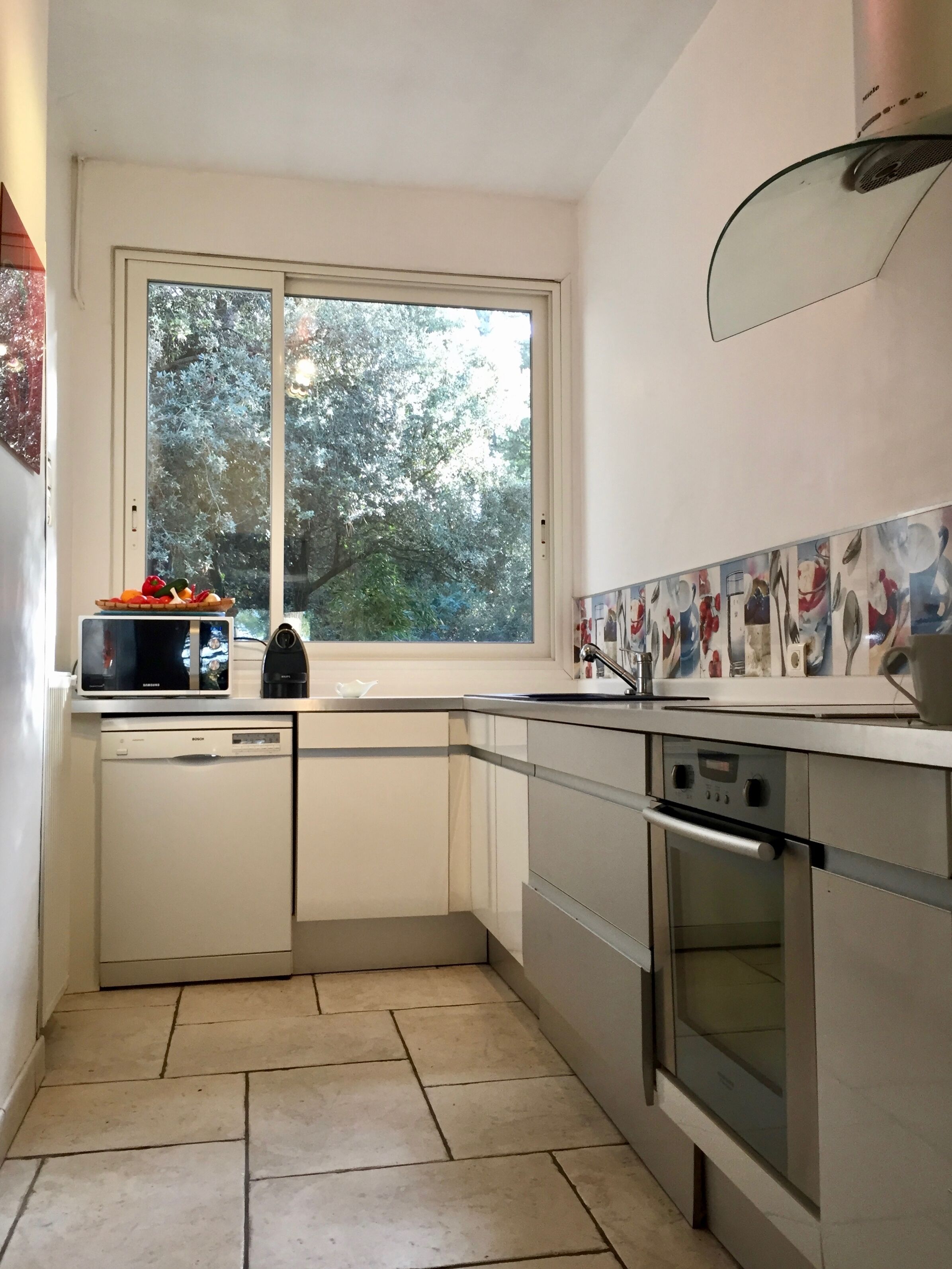 雪櫃、微波爐、焗爐、爐具