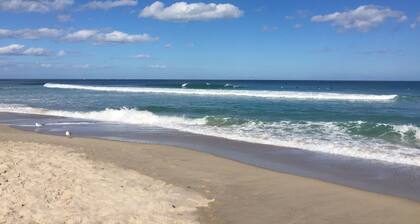 Island Surf Retreat - Beach - Surf - Kayak - Bike - North Hutchinson Island