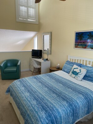 1 chambre, bureau, fer et planche à repasser, lit parapluie