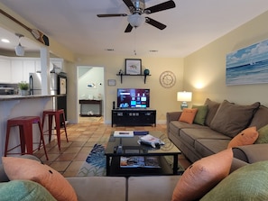 Smart TV, books, stereo - Your home away from home! A few minutes walk to the beach w/ pool & tennis   (Fernandina Beach)