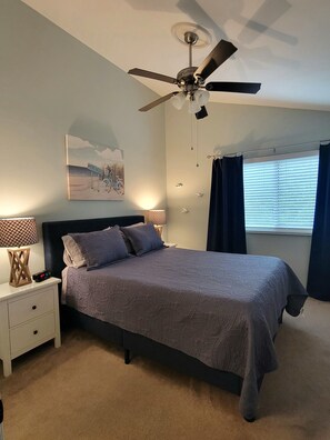 2 bedrooms, iron/ironing board, free WiFi, bed sheets - Your home away from home! A few minutes walk to the beach w/ pool & tennis   (Fernandina Beach)