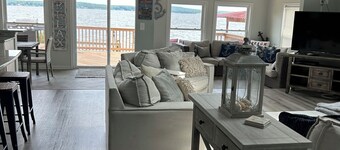 *** NEWLY RENOVATED**** Escape to a Beautiful Getaway on the Chesapeake Bay