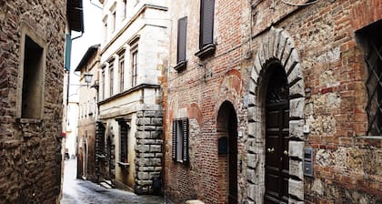 Charming And Well Decorated Apartment In The Centre Of The Town, Amazing View !