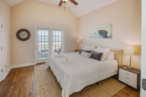 4 habitaciones, tabla de planchar con plancha, wifi y ropa de cama 