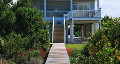 VIEWS VIEWS VIEWS! BEACHFRONT 4 Bdrm Home. Pvt Boardwalk to Beach. Golf cart!