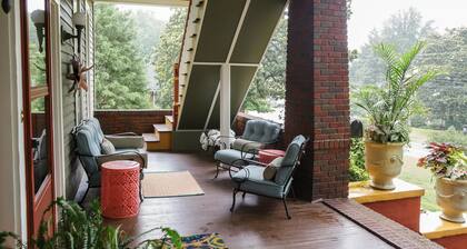 Bear House 1890, Sherfey Suite, Perfect Getaway, Walk to Cafes, Outdoor Activity