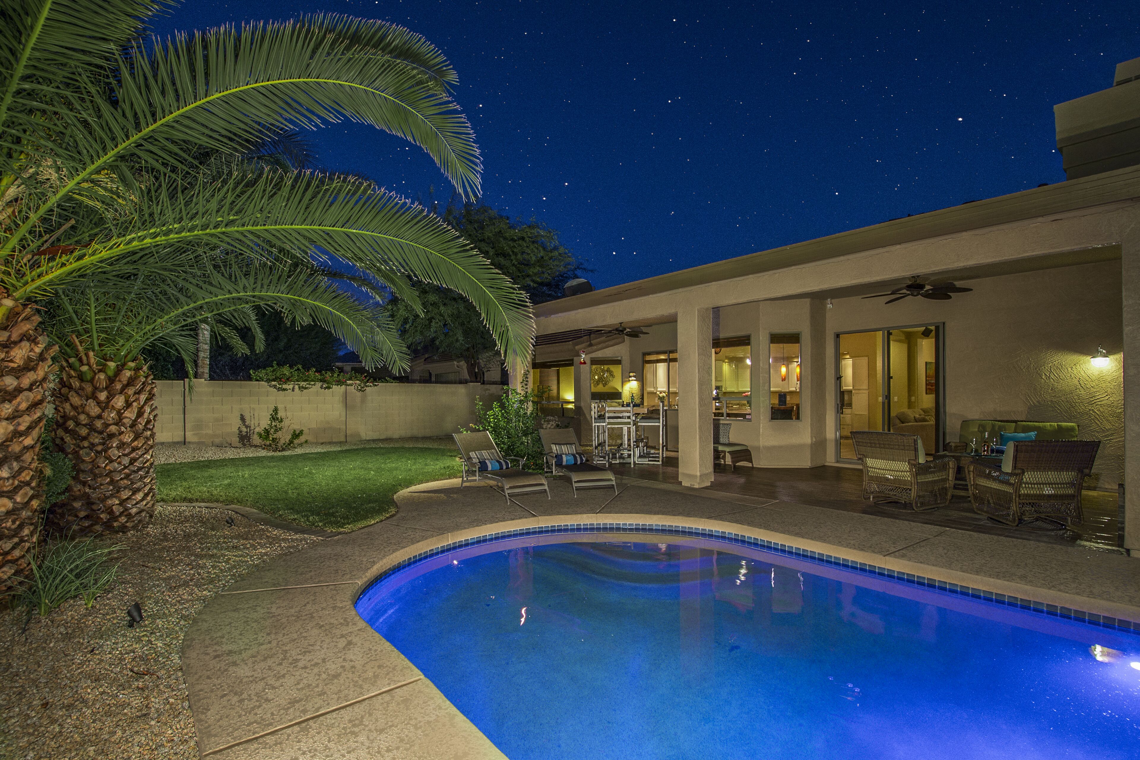 5 ⭐️ SCOTTSDALE OASIS-HEATED POOL, PALM TREES