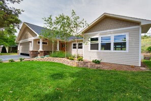Exterior - Remodeled Foothills Home-Backs to Open Space, Close to BSU, Bike path, etc (Boise)