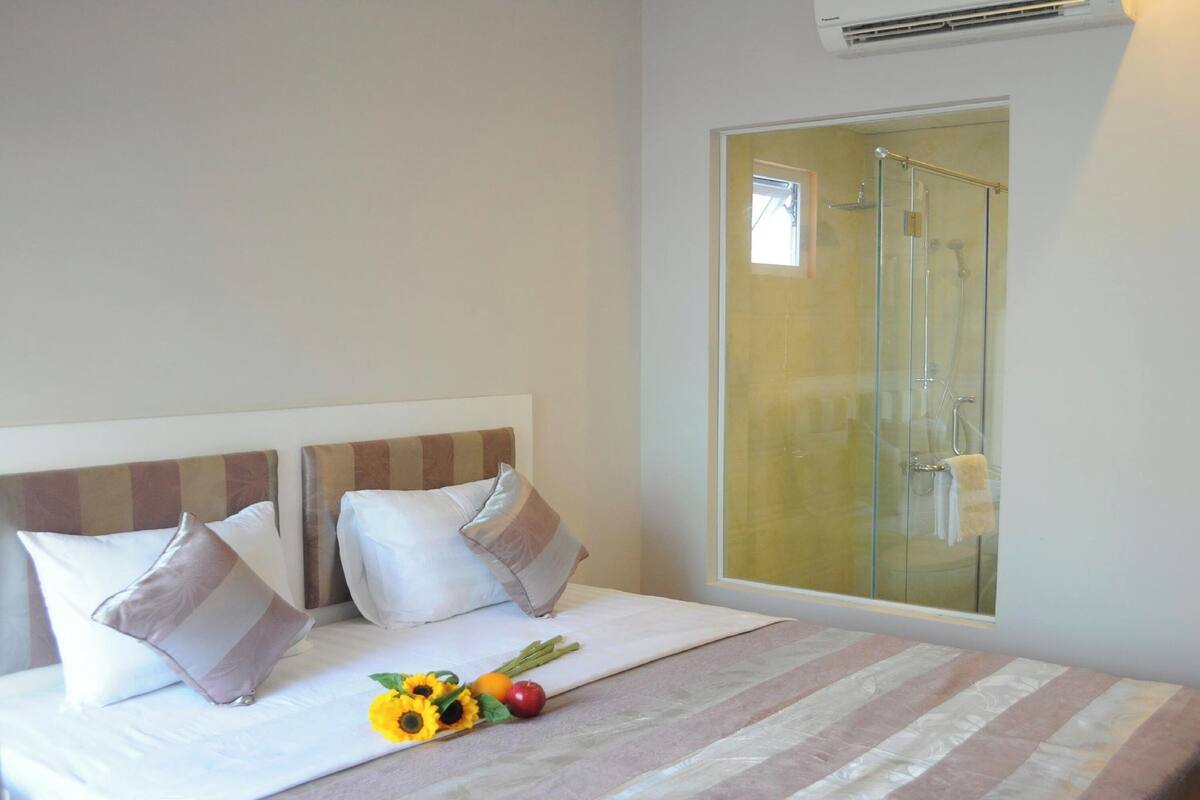 มินิบาร์, โต๊ะทำงาน, เตารีด/โต๊ะรีดผ้า, Wi-Fi ฟรี