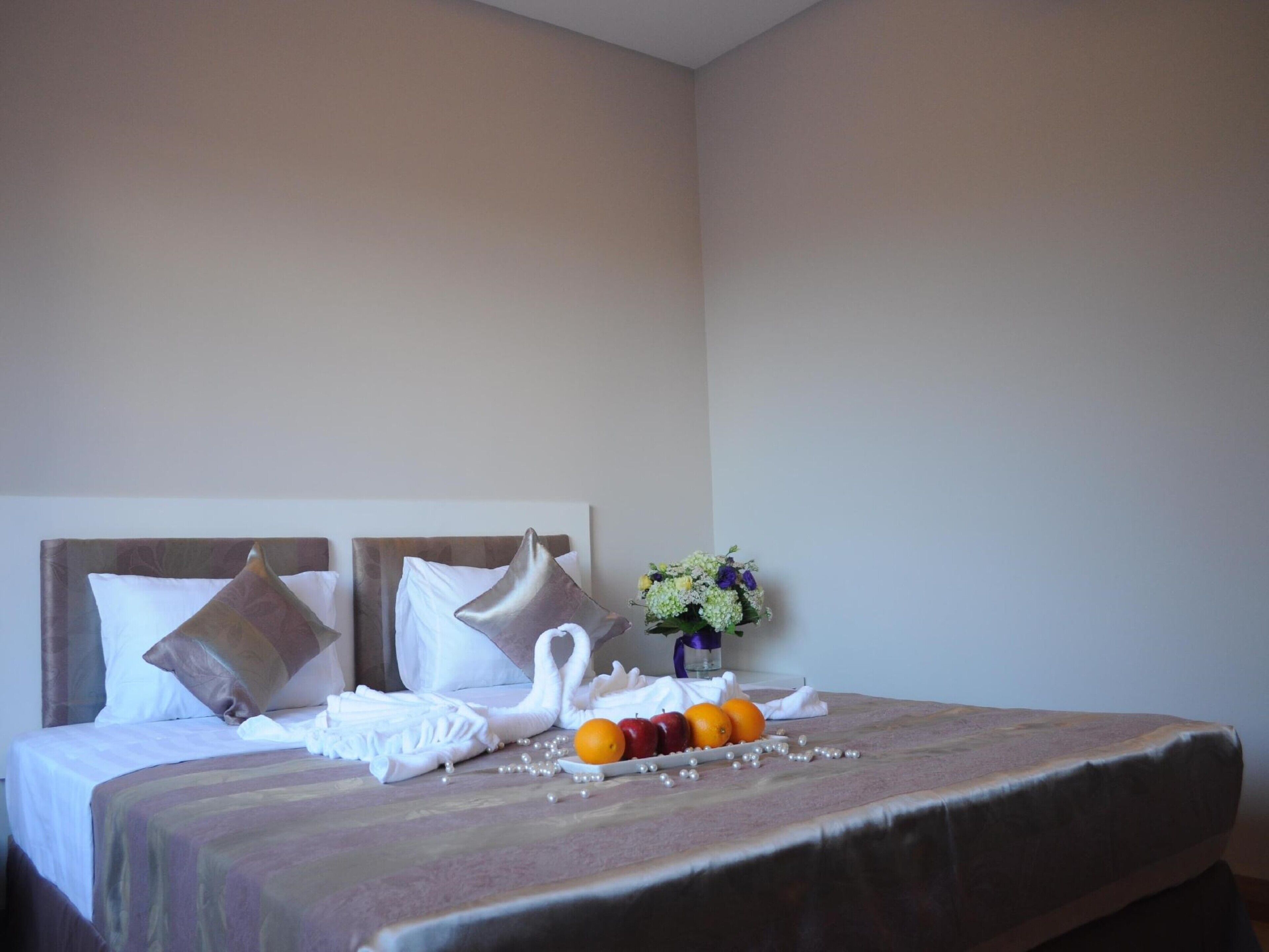 standard double room | minibar, desk, iron/ironing board, free wifi