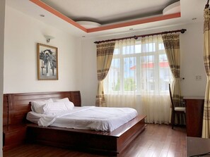 Villa, 6 Bedrooms, Private Pool | Desk, free WiFi