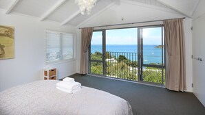 Superior House, 1 Bedroom | 1 bedroom, premium bedding, soundproofing, iron/ironing board - The Point (Waiheke Island)