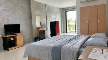 Desk, laptop workspace, rollaway beds, free WiFi