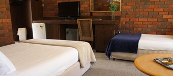 Bonnie Doon Hotel