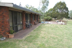 Exterior - Bonnie Doon Hotel (Bonnie Doon)
