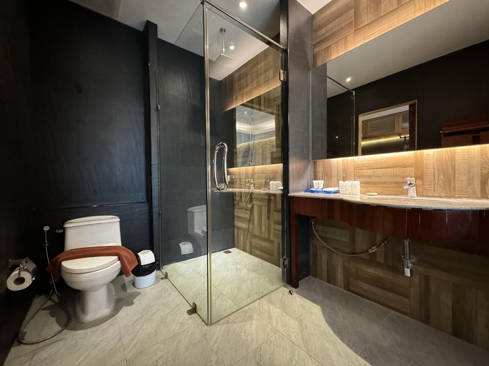 deluxe double room, pool access | bathroom | free toiletries, hair dryer, bathrobes, slippers