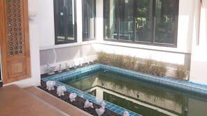 Fountain - Grand Lopburi Hotel (Lop Buri)