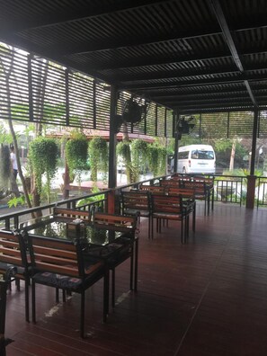 Restaurant - Grand Lopburi Hotel (Lop Buri)