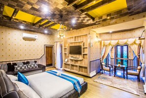 Premium bedding, minibar, in-room safe, individually decorated - Royal Empire Boutique Hotel (Kathmandu)