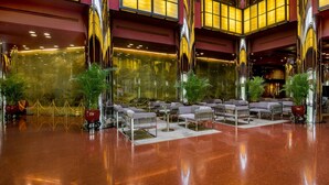 Coin salon dans le hall