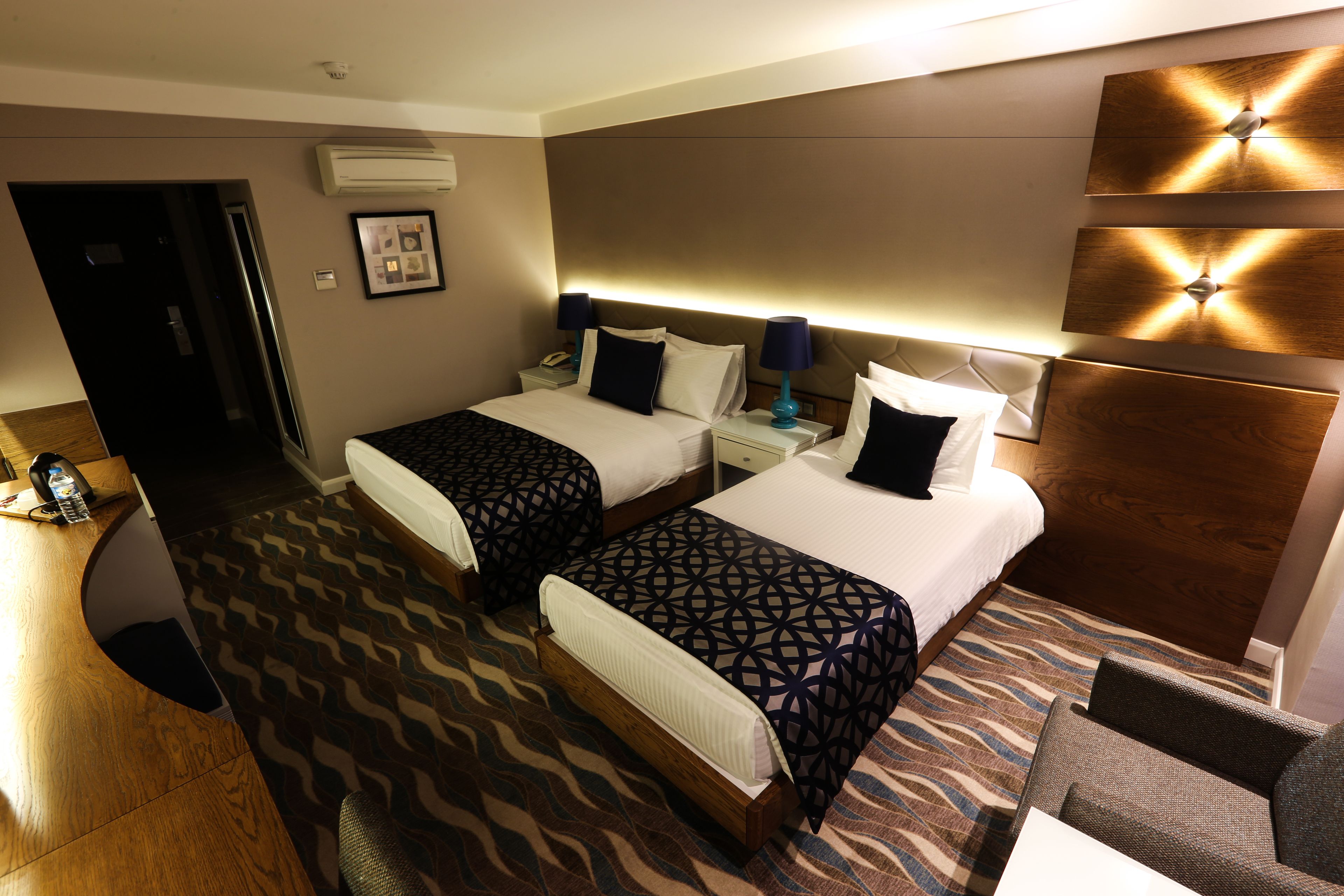 standard double or twin room, 1 double or 2 single beds | 1 bedroom, minibar, in-room safe, desk