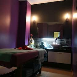 Sauna, steam room, Turkish bath/hammam, body treatments, facials