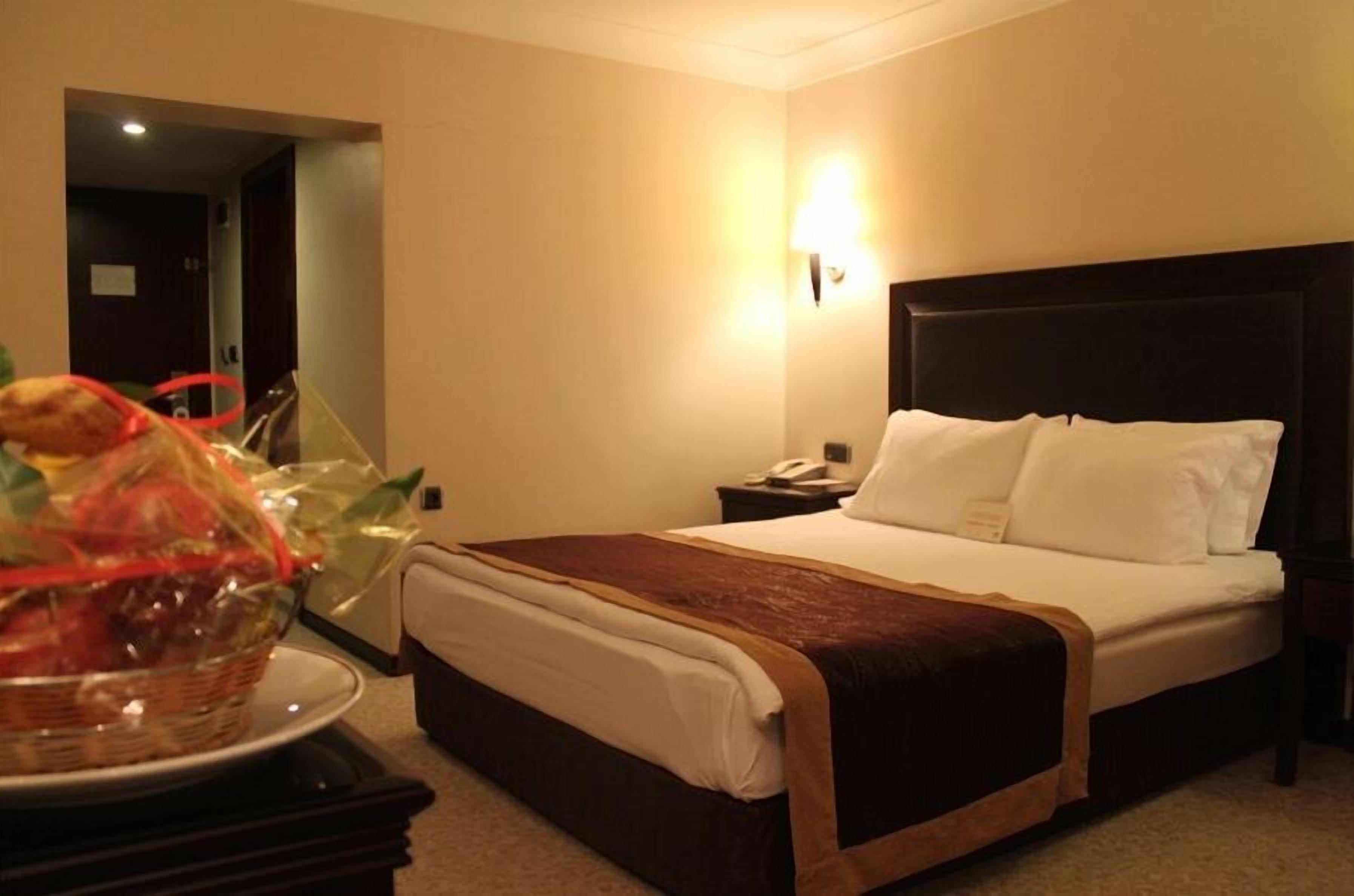 suite | 1 bedroom, minibar, in-room safe, desk