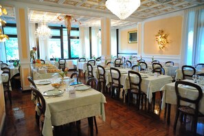 Lunch and dinner served, local cuisine - Hotel Savona (Montecatini Terme)