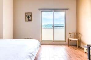 Superior Double Room, Balcony - Flower Time Homestay (Hualien City)