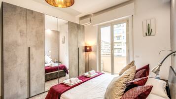 Apartment, 1 Bedroom, Kitchen | Premium bedding, soundproofing, iron/ironing board