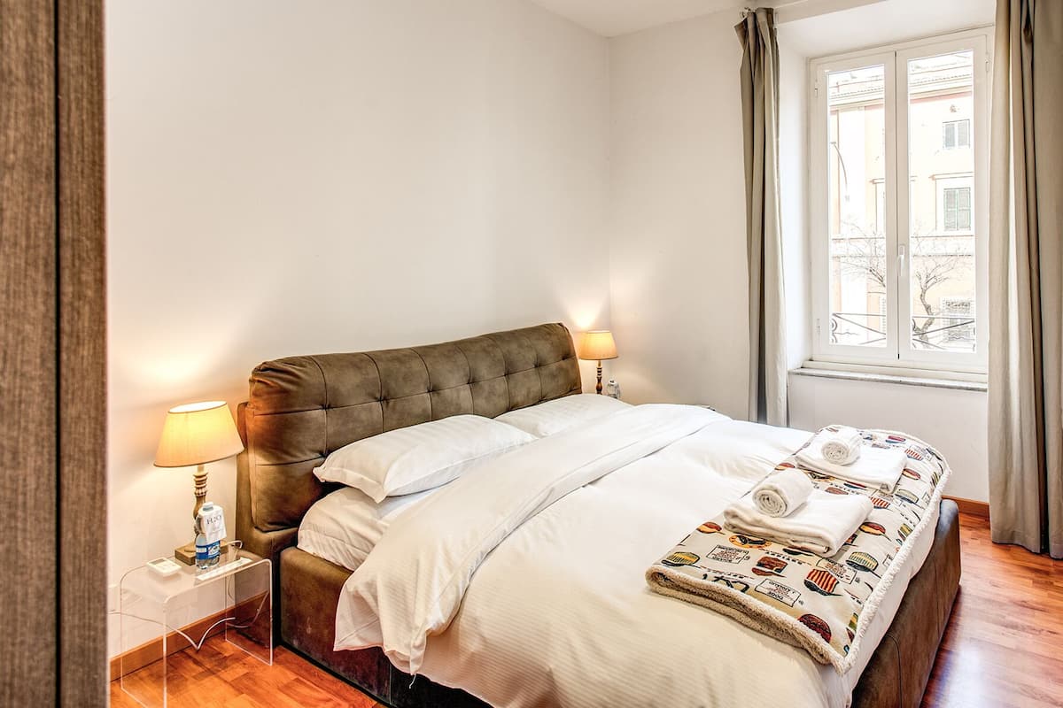 Apartamento, 1 quarto, cozinha (Via Monza 12) | Roupas de cama premium, quartos à prova de som