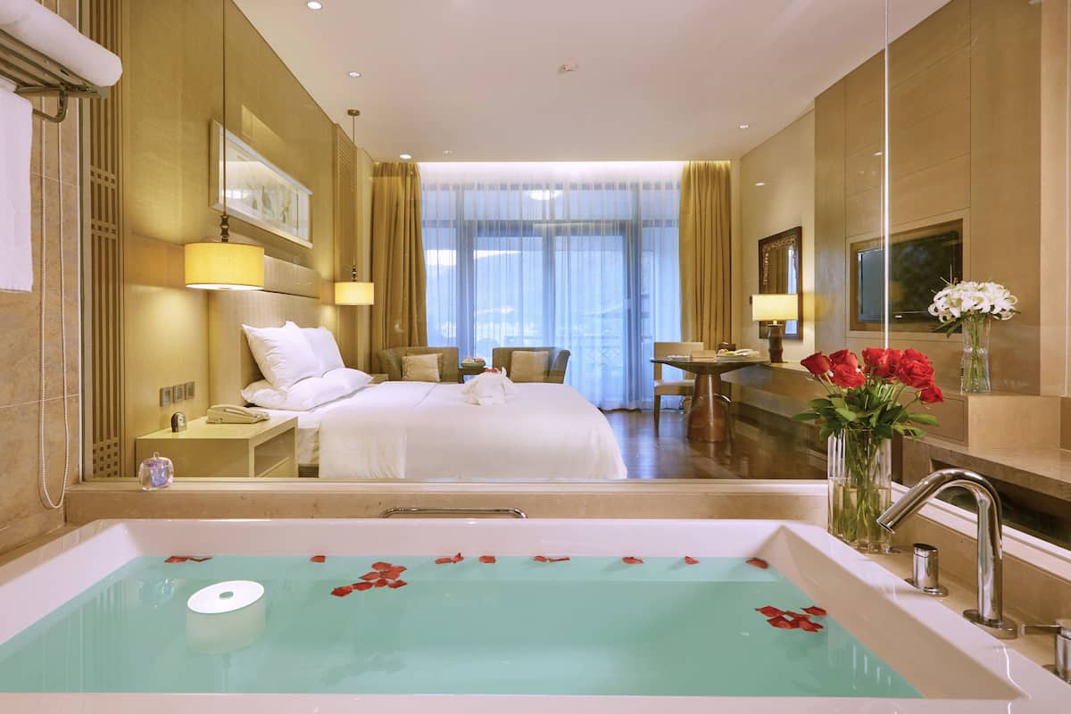 Premium bedding, minibar, in-room safe, desk