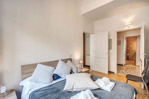 Apartment, 3 Bedrooms, Fireplace | 3 bedrooms, premium bedding, iron/ironing board, free cribs/infant beds