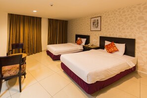 Kamar Twin Deluks | Brankas, meja kerja, setrika/meja setrika, dan Wi-Fi gratis